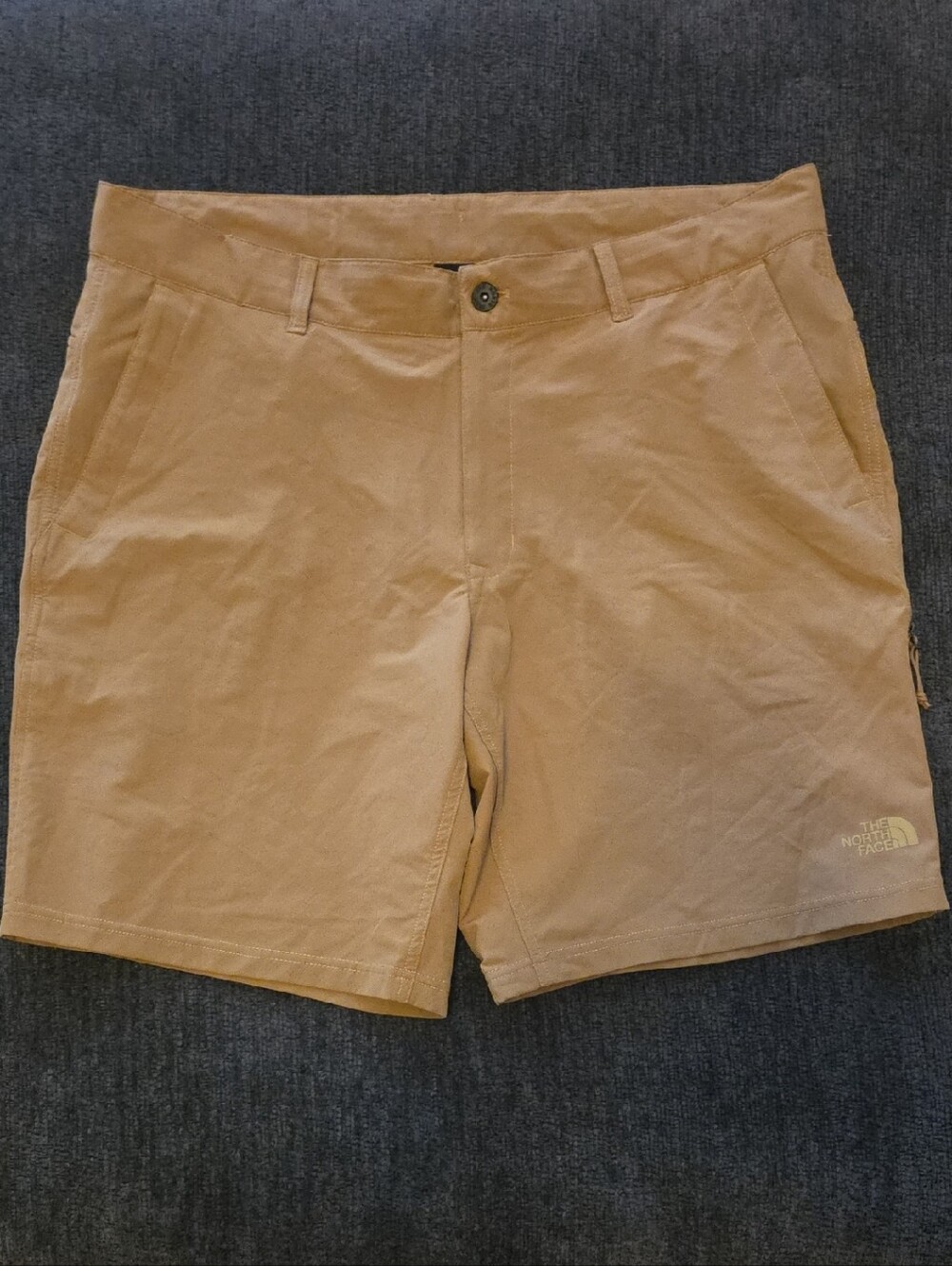 The North Face Men's Brown Flat Front Shorts. Size 38